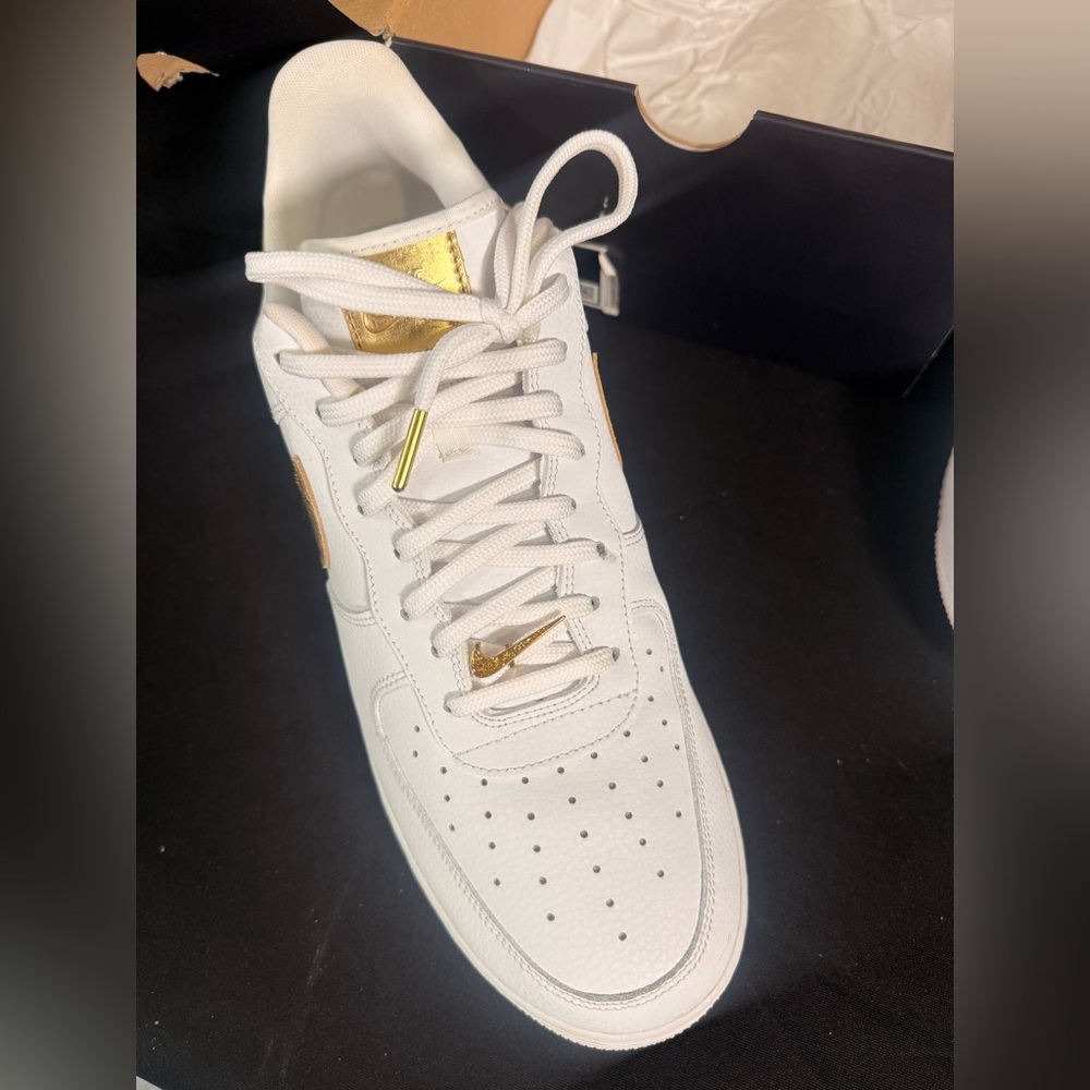 Nike Air Force 1 ‘07 LV8 “Gold Foil Size 14 - Picture 6 of 8